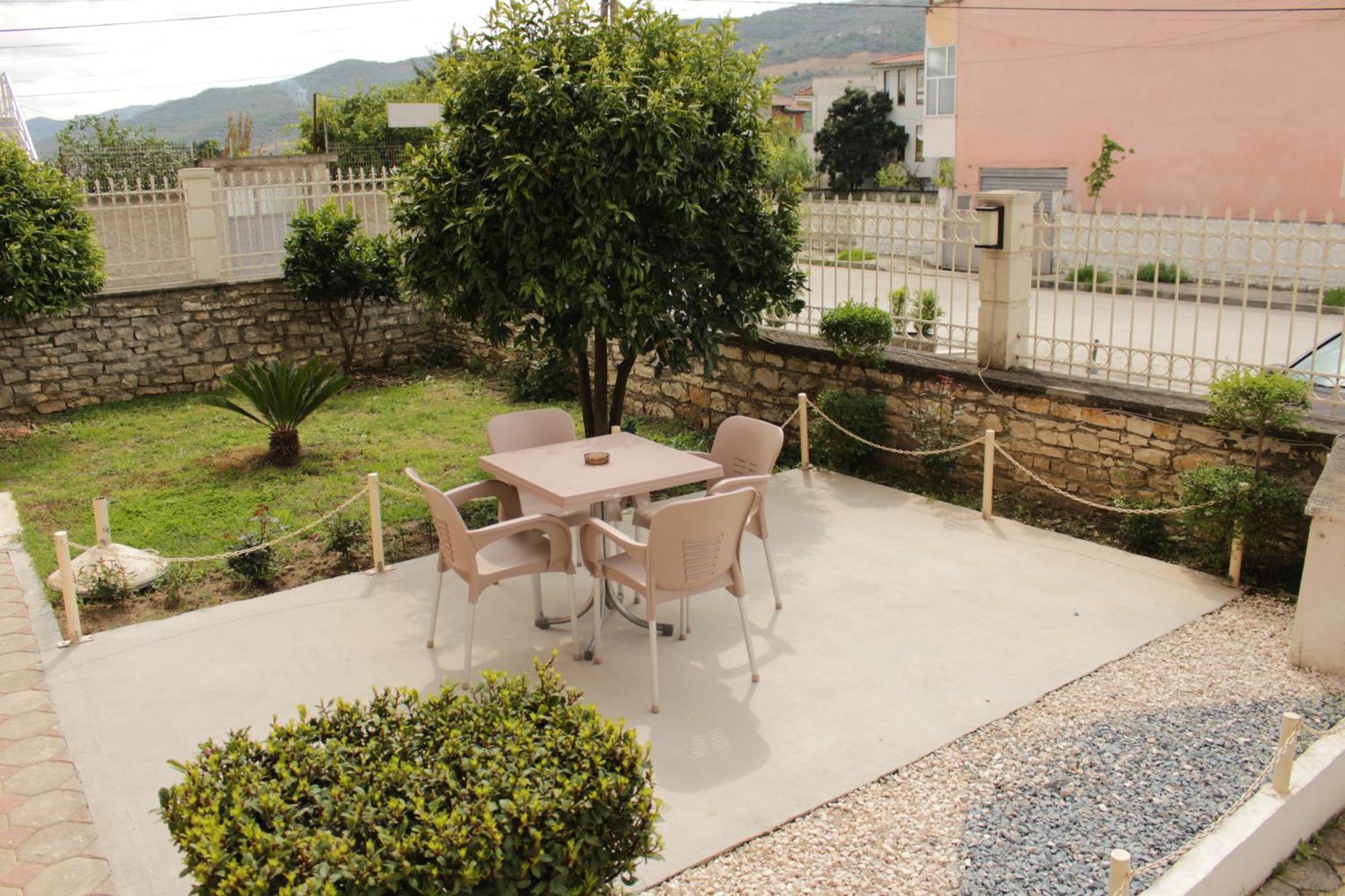 Hotel Vila Maledhi Berat Extérieur photo